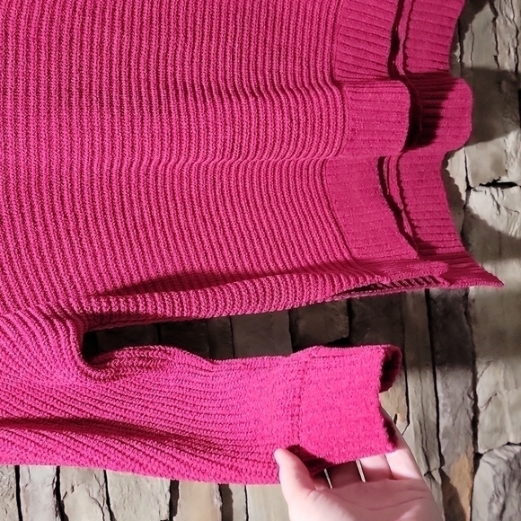 American Eagle size small pink sweater - Picture 9 of 13